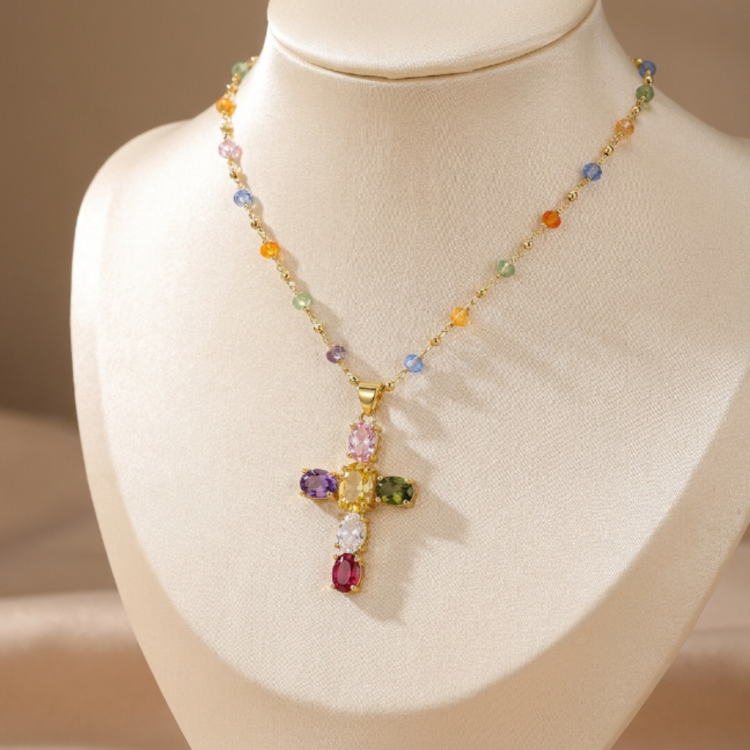 Collar católico con piedras preciosas